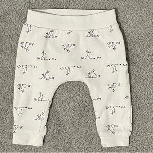 Rae Dunn baby 100% Cotton leggings Bunnies
3-6 Months